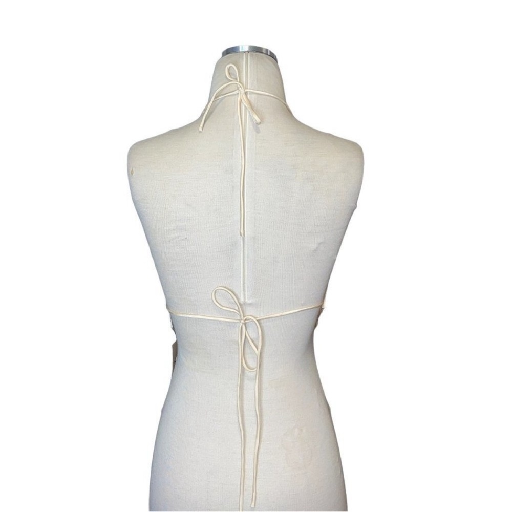 Superdown Cream Halter Crop Top - Picture 5 of 7